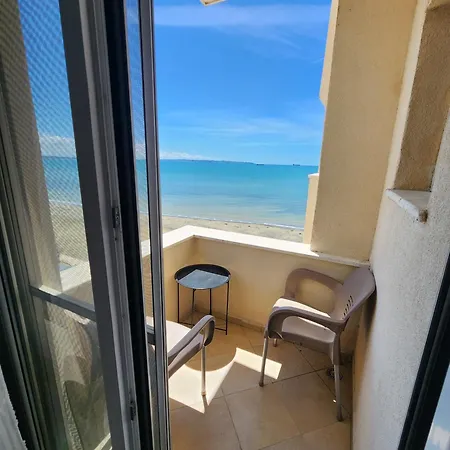 Lodys Seaside Residences - Teuta *