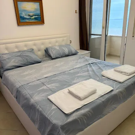 Lodys Seaside Residences - Teuta Apartment Durres