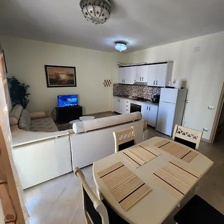 Lodys Seaside Residences - Teuta *